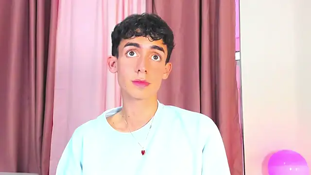 starboyy_77 (M twink) - Take off my clothes and taste me