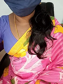 tamil-hotwife (F milf) - Ass show