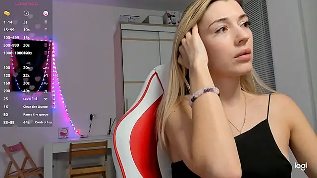 hotcarolinexo (F young) - naked