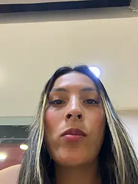 cami_leon2 - Cami_Leon2's free webcam