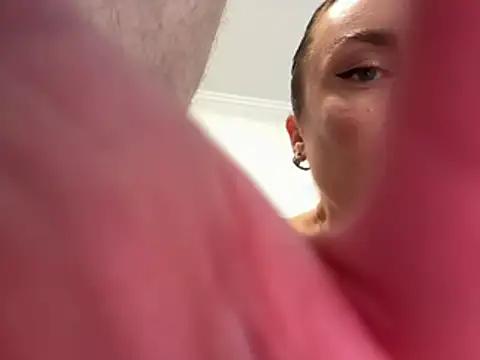 Blondeqlove's live cam