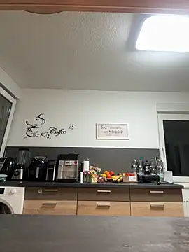 Webcam Model (Mia-Fuchs)  is live.Free join now!