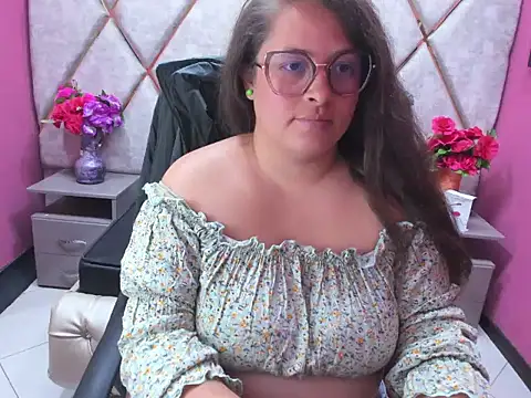 sarah_boobs_ (F young) - Naked and masturbation 💦