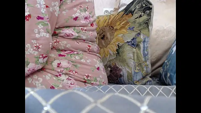 anabelldestiny (Ask my age) - buy a house by the sea or ocean