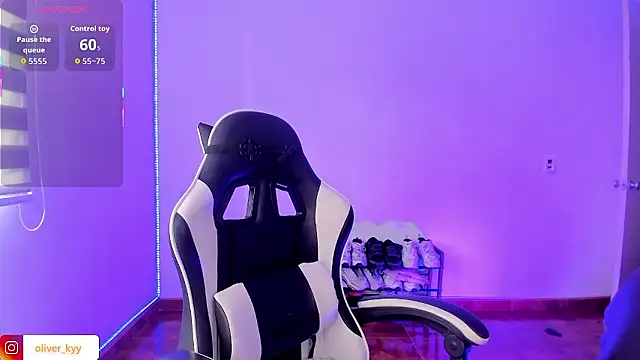 oliver_kyy Live Webcam on Stripchat