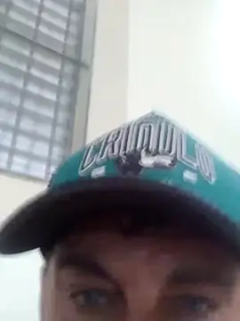 Peludo173317's live cam