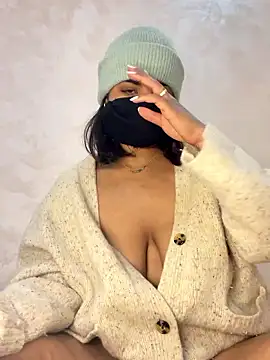 Louli_ta Live Webcam on Stripchat