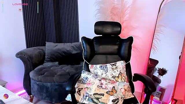 emilyruiz1 (F young) - Rub Clit & Fingering