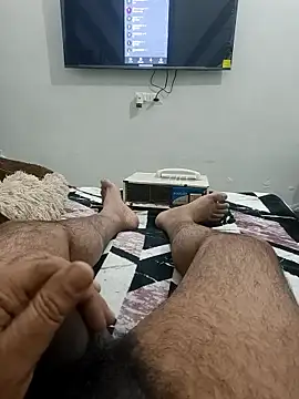 gururonny07 (Ask my age) - 🎯