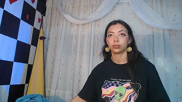 kendraof (F young) - full naked and finger in my pussy wet mm