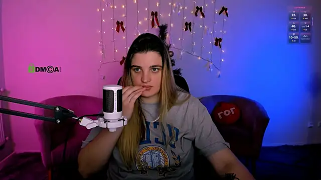 inga_gree (G young) - take off your t-shirt