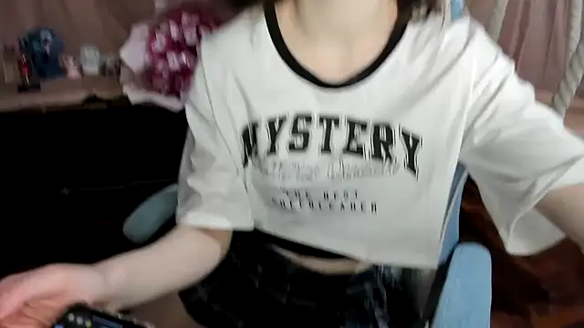 yoonhee_ki (F teen) - Fuck a pussy close-up with a vibrator