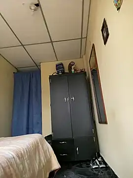 tyagoroberts_ (M young) - rub asshole