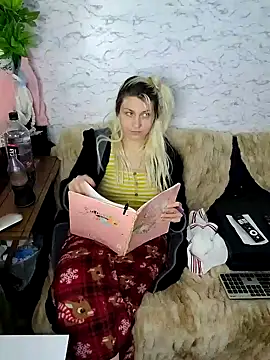 Webcam Model (ScarletCallings_420)  is live.Free join now!