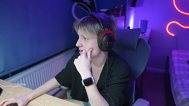 Alexycutie live cam screenshot male on Tip.show – Interactive Live Cam Shows