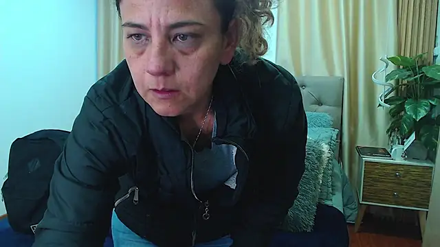 sasi_luna (F milf) - STRIP TIS + RIDE DILDO