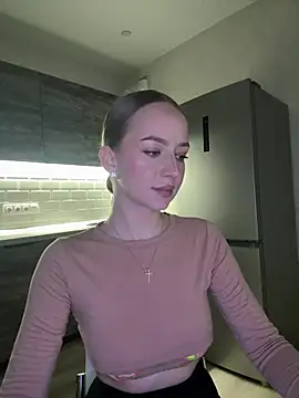 Webcam Model (MissOyee)  is live.Free join now!