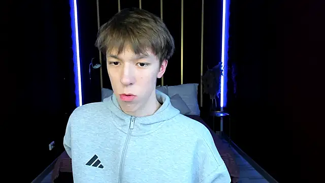 markbranston (M twink) - im in boxers