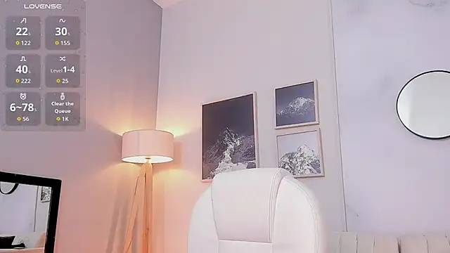 tiffany_low - Tiffany_Low's free webcam - UK Sex Cams