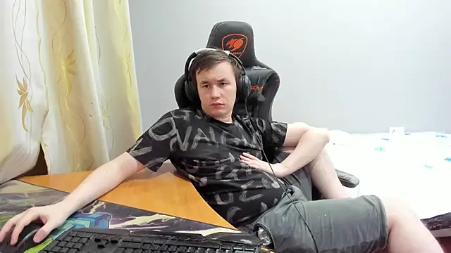 iliaskrislove live cam screenshot male on TokenKeno — Tip, Play & Watch Live Cams