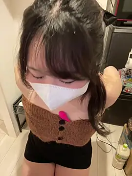 mina_0207 (F young) - 谷間とブラちらっ♡♡