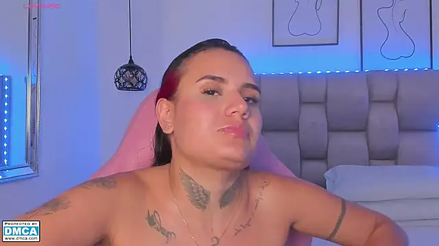 susan-sweet-7 (F young) - show tits