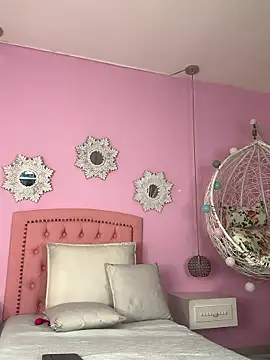 cannelasmith (F teen) - Clamp with my ass! 😈🔥