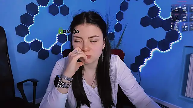 lizzie_boom_ (Ask my age) - handbra