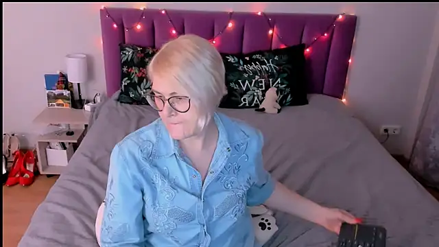 sabrinamacmarren (F mature) - can you make me cum 😉🎁😍💖😘🎉