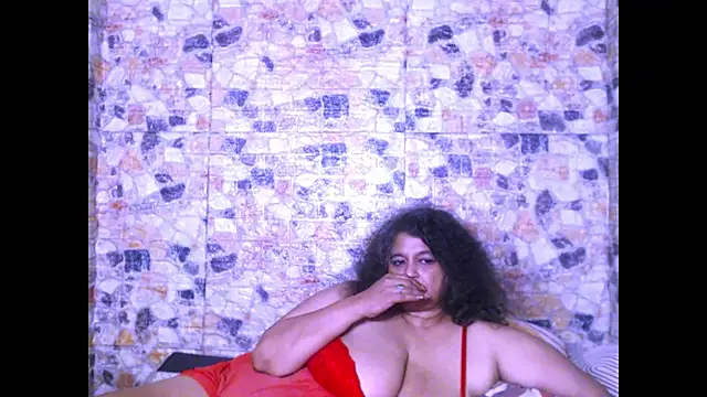 indianstar75 (F mature) - be the first .....to make me wet ...💥😂