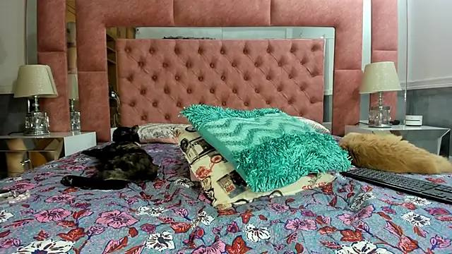 briana_wonder69x... Live Webcam on Stripchat