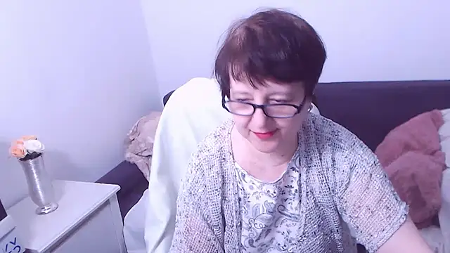 christarose (F mature) - dance monkey,naked