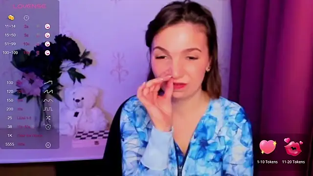 KindHazelHere_ live cam screenshot female on Pron.Webcam – Live Webcams & Adult Chat