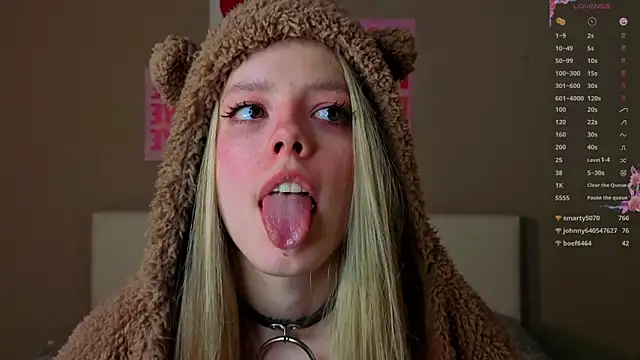 tiffinymergist (F teen) - turn butt close to cam so you can look