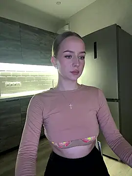 Webcam Model (MissOyee) is live