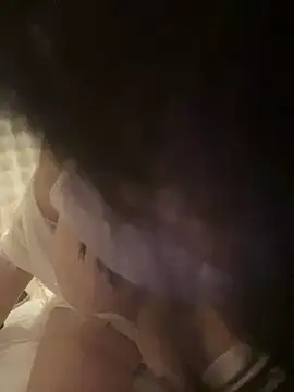 美女Mia-zhan在线直播