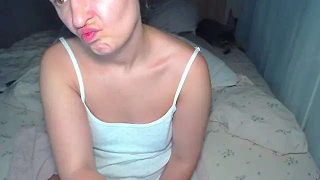 LoraPreston live cam screenshot female on LiveWebCameras – Live Webcams & Video Chat