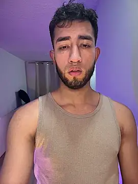 liam_bronw (M young) - Public toilets show dick