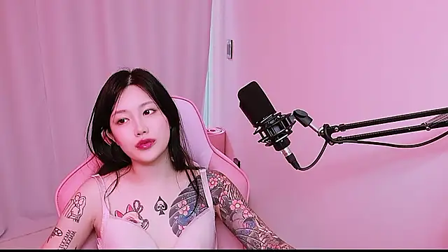 misa_02 - MISA_02's free webcam - UK Sex Cams