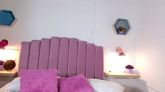 katiamoree - Katiamoree's free webcam - UK Sex Cams