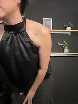 Webcam Model (isabella_jade)  is live.Free join now!