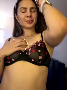 sofiag_ (F young) - Remover shirt