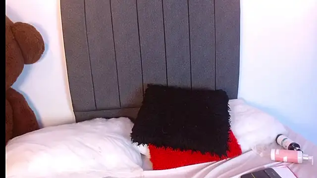 emadelacroix (F teen) - play dildo