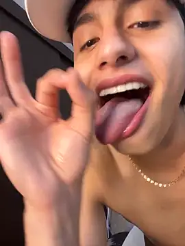 Lander_Cruz's live cam