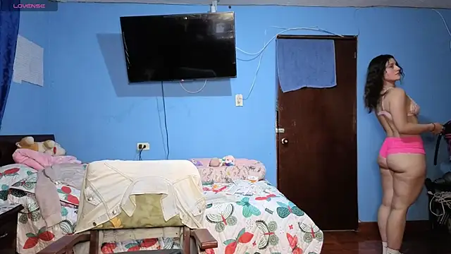 lindasyt - Lindasyt's free webcam - UK Sex Cams