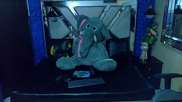 temptationdual (Ask my age) - reverse cowgirl