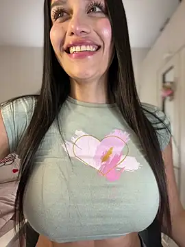 emmily_19 (F young) - NAKED AND BIGGG SQUIRTTT