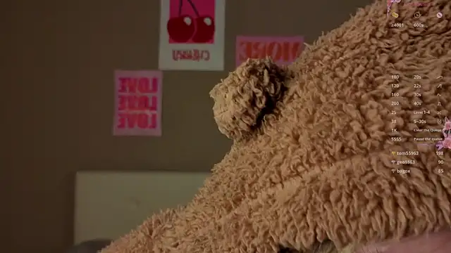 tiffinymergist (F teen) - super close eye contact😍😍