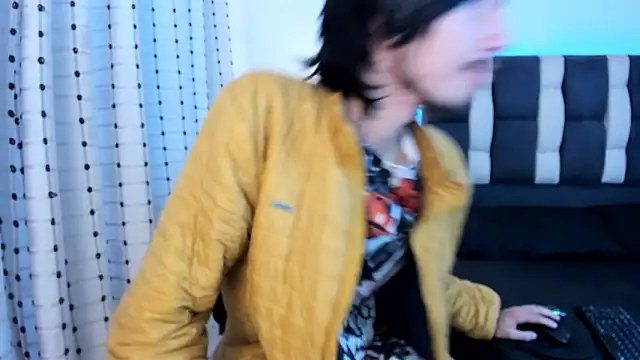 loverisu-coral - Loverisu-coral's free webcam - UK Sex Cams