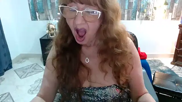 karimasarabe (Ask my age) - OIL IN THE PUSSY